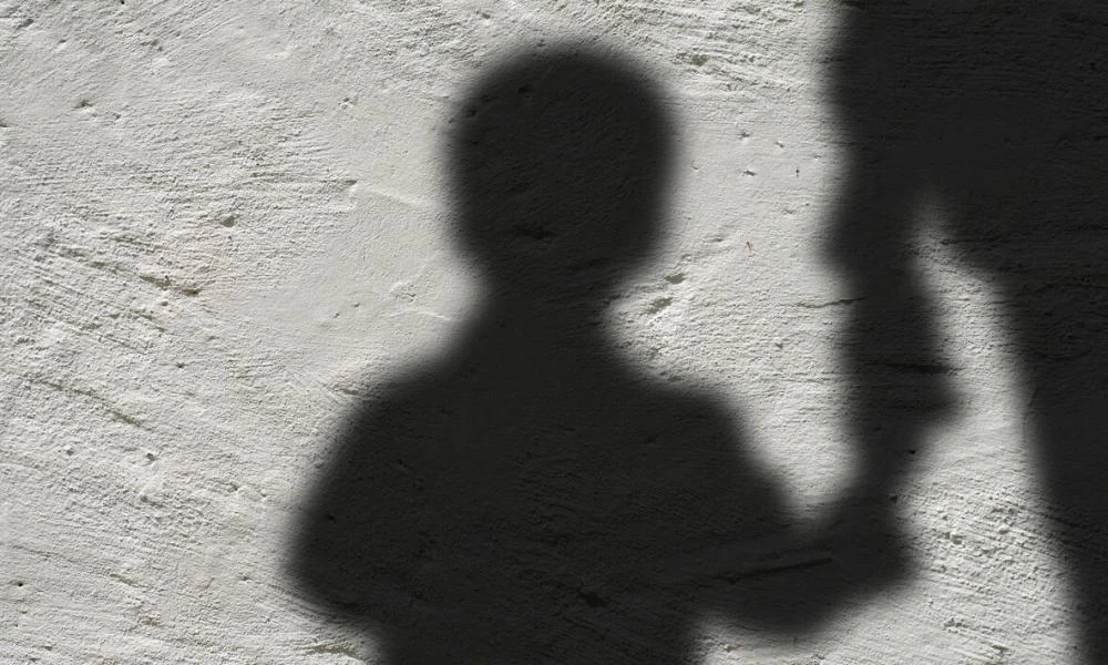 Βερολίνο: Πείραμα αναδοχής άστεγων παιδιών από παιδεραστές εν γνώσει των Αρχών